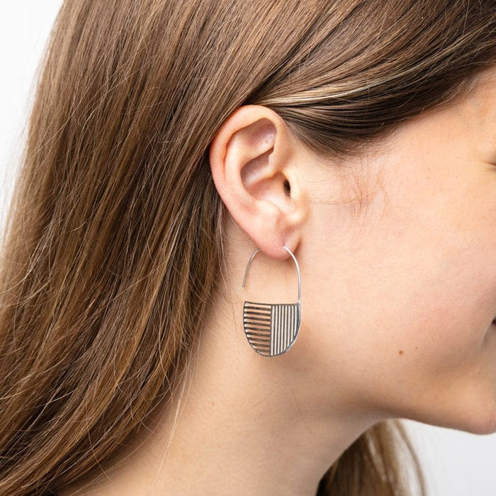 Maggie Opposite Lines Hoop Earrings Silver