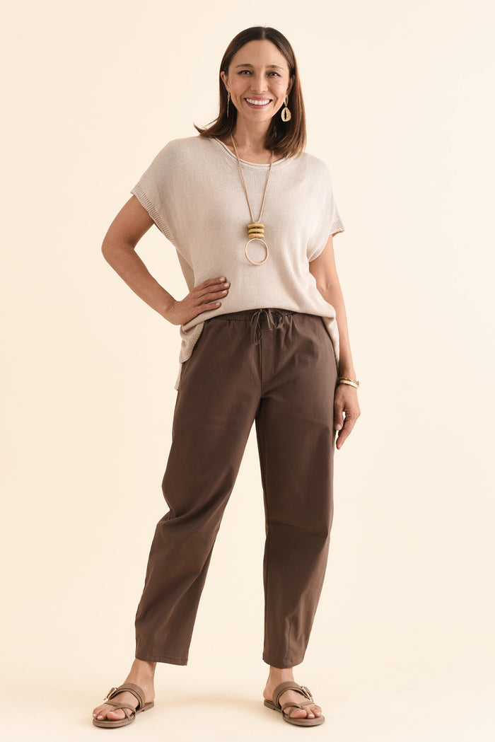 Andy Chocolate Cotton Barrel Pants,Full Body,Brunette model,alt text|model:Cara