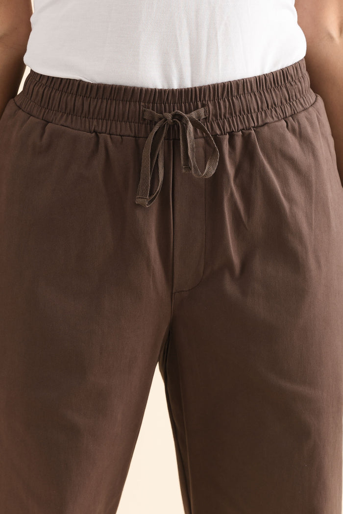 Andy Chocolate Cotton Barrel Pants,Detail,Brunette model,alt text|model:Cara