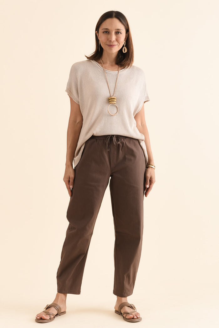 Andy Chocolate Cotton Barrel Pants,Full Body,Brunette model,alt text|model:Cara