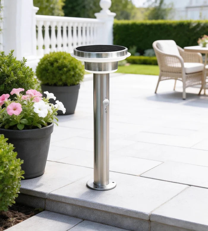 Borne Led solaire GENOVA - Détecteur de mouvements - 3 modes d'éclairage 100 à 1000 lumens - Lumihome