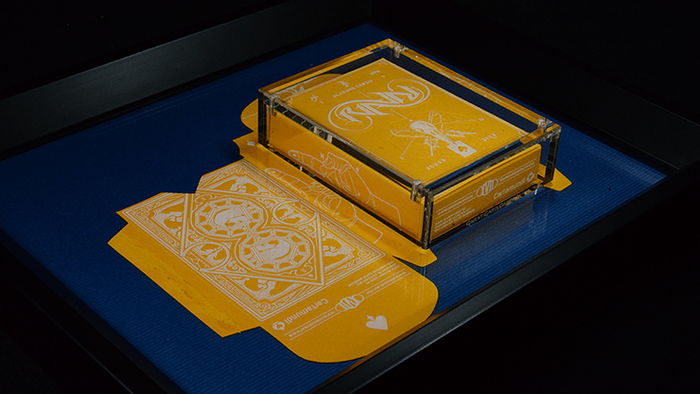 PlayingCardDecks.com-Carat X810R Right Sided Single Deck 8"x10" Display