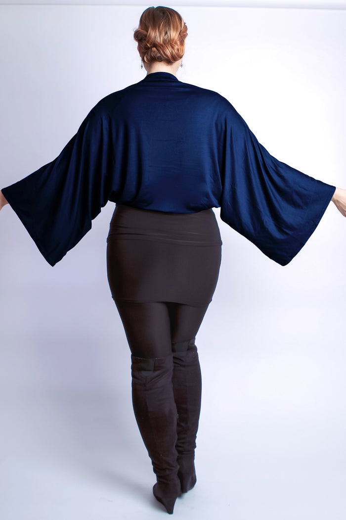 New Diane Kroe Carry-On Cozy Travel Scarf in Navy