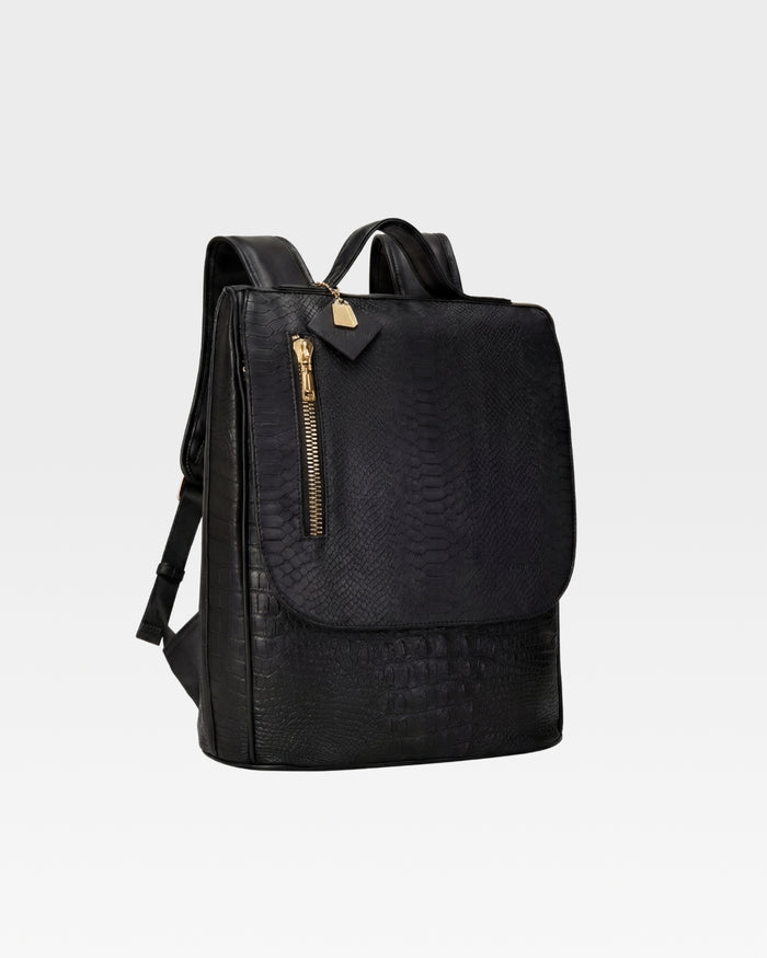 Classic Weekender Backpack in Black