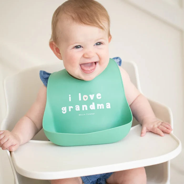 Green I Love Grandma Wonder Bib