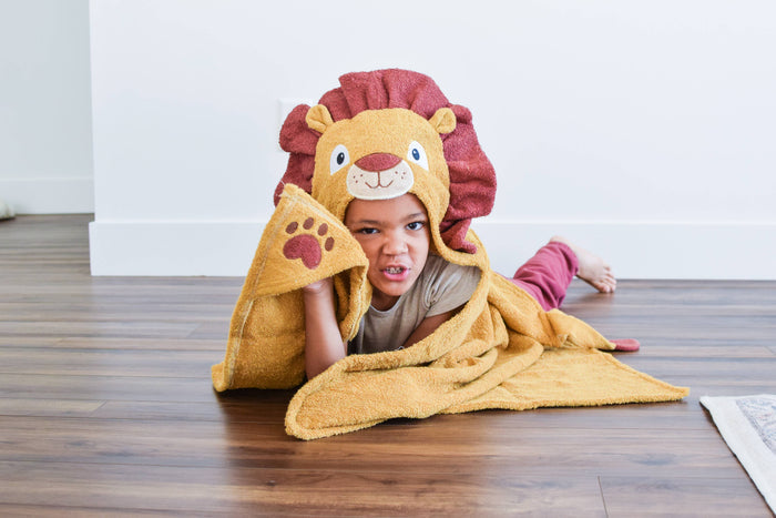 Lion hooded towel for toddlers ages 2 to 8 years old