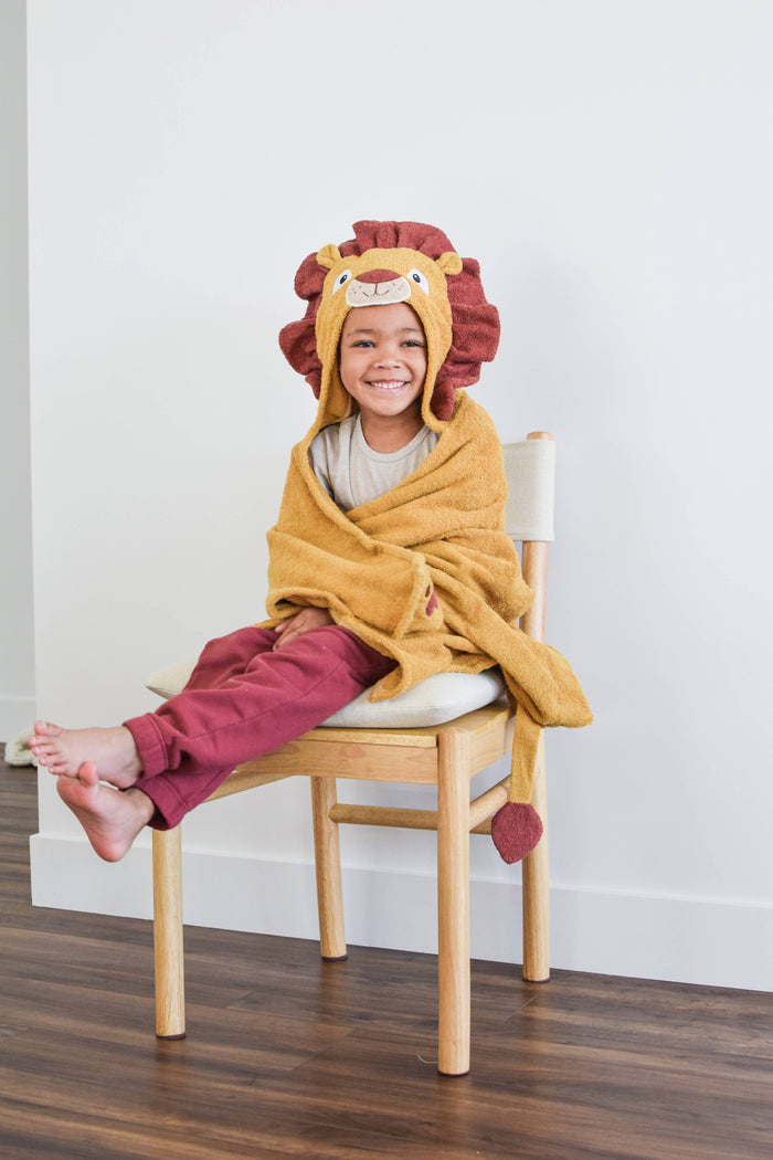 Lion hooded towel for toddlers ages 2 to 8 years old