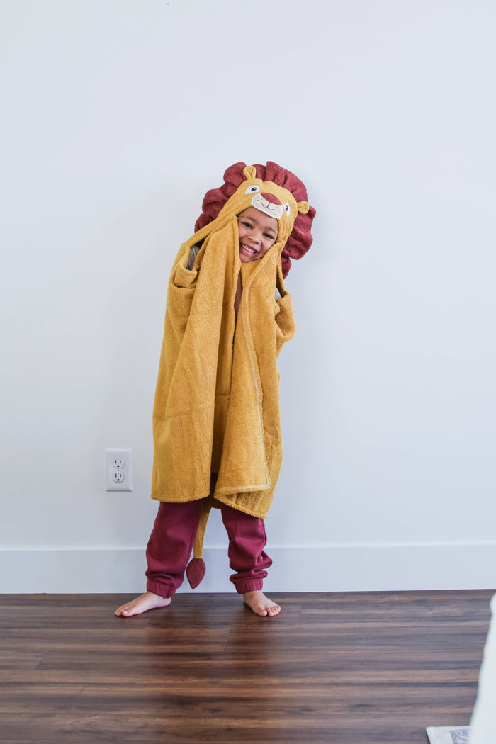 Lion hooded towel for toddlers ages 2 to 8 years old