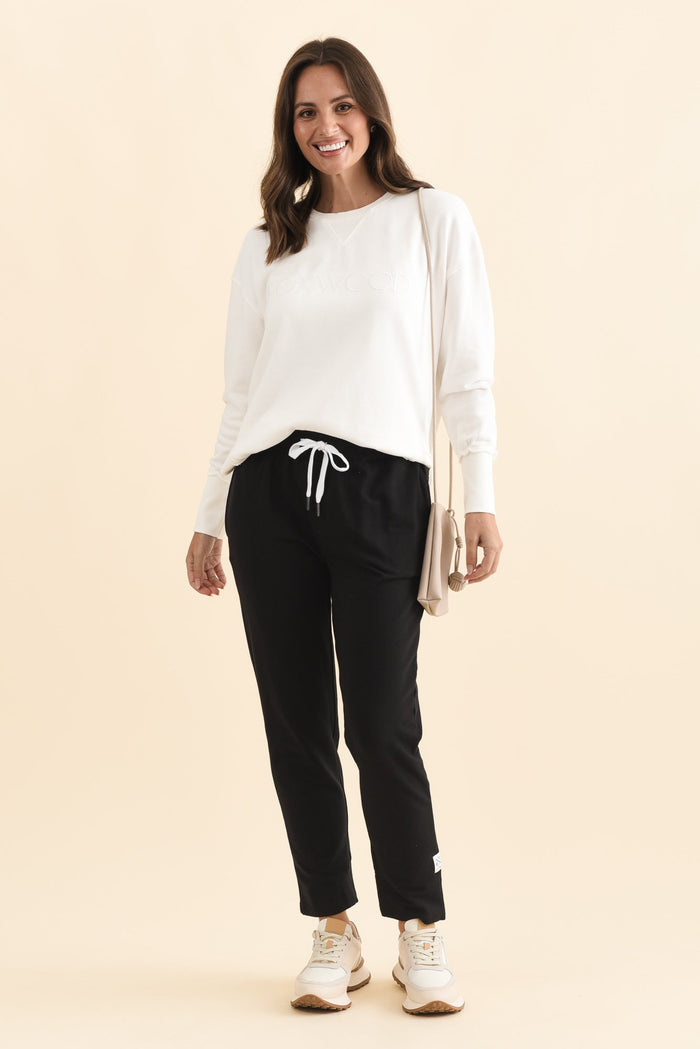 Lobby Black Cotton Relaxed Sweatpants,Brunette model,alt text|model:MJ