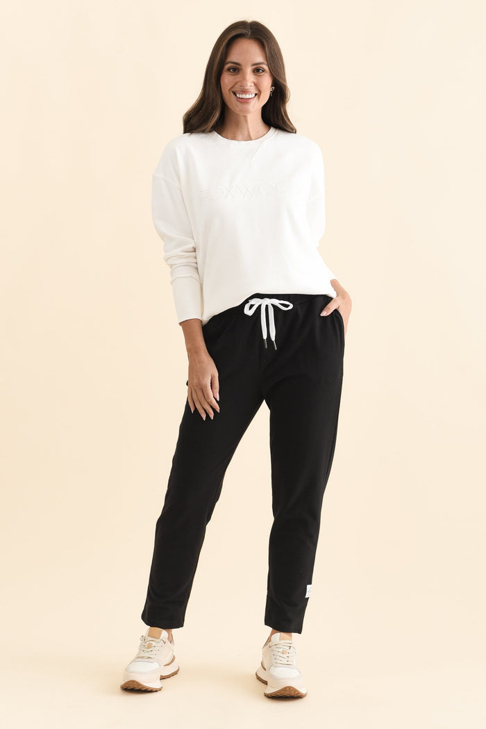 Lobby Black Cotton Relaxed Sweatpants,Brunette model,alt text|model:MJ