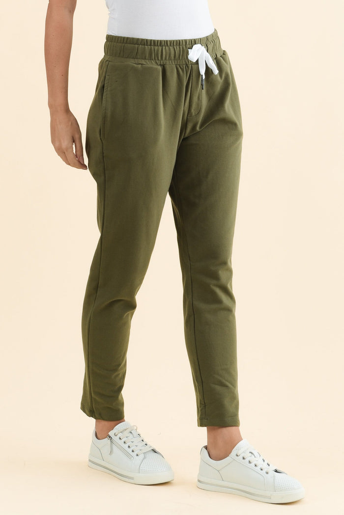 Lobby Khaki Cotton Relaxed Sweatpants,Brunette model,alt text|model:MJ