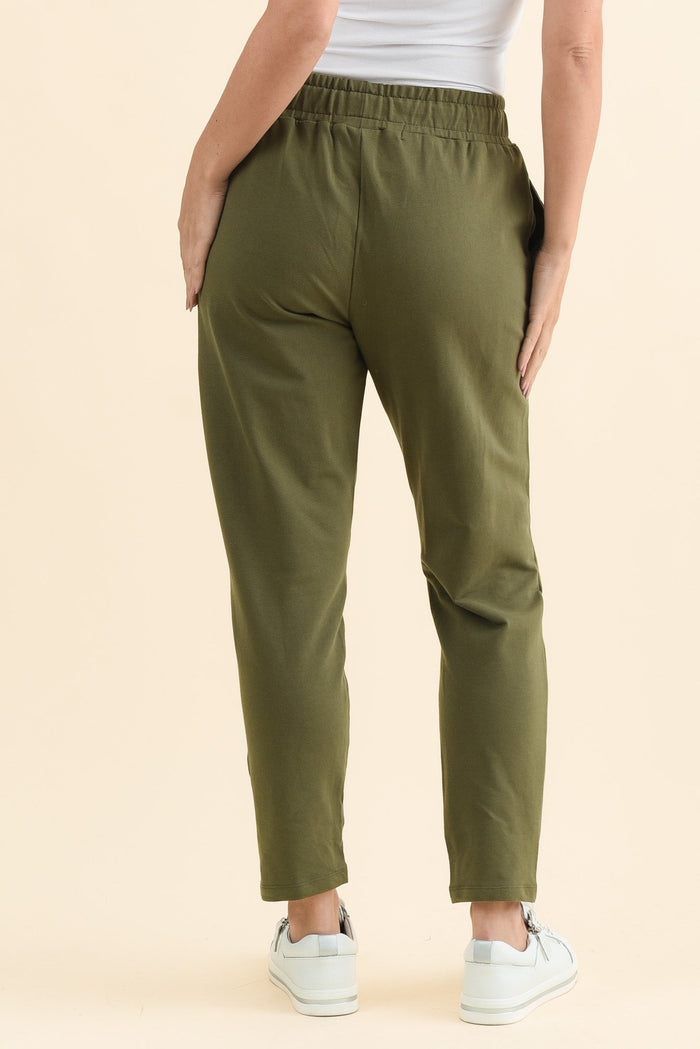 Lobby Khaki Cotton Relaxed Sweatpants,Brunette model,alt text|model:MJ