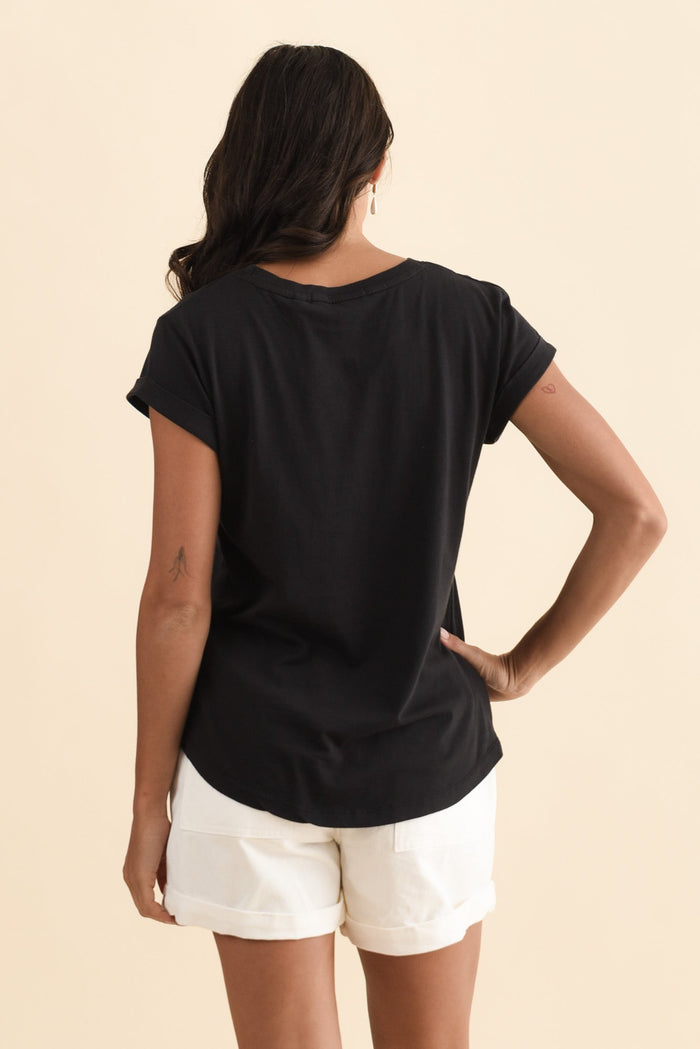 Manly Black Cotton Tee,Brunette model,alt text|model:Brontie