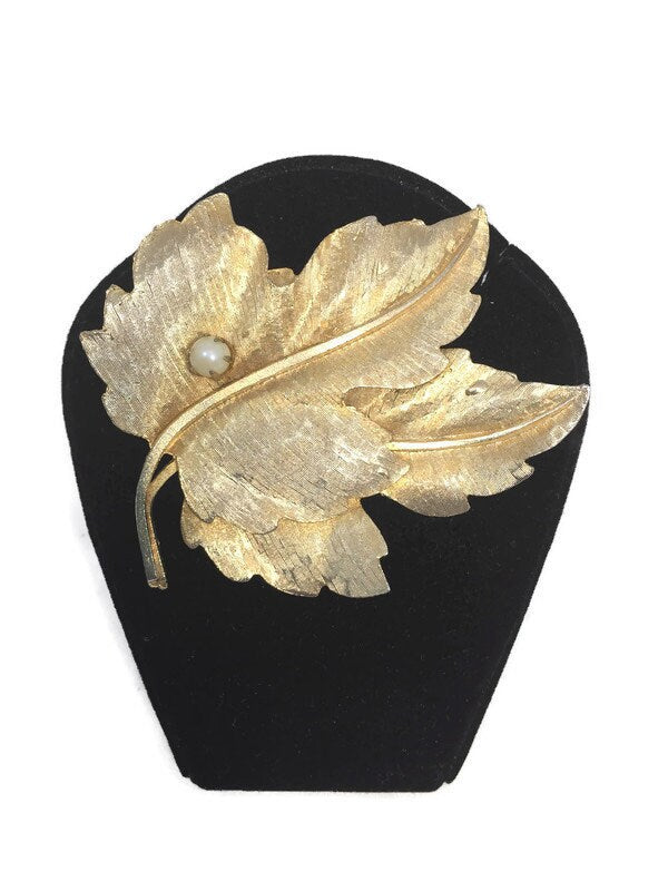 Mid Century Extra Large Leaf Pin at Duckwells