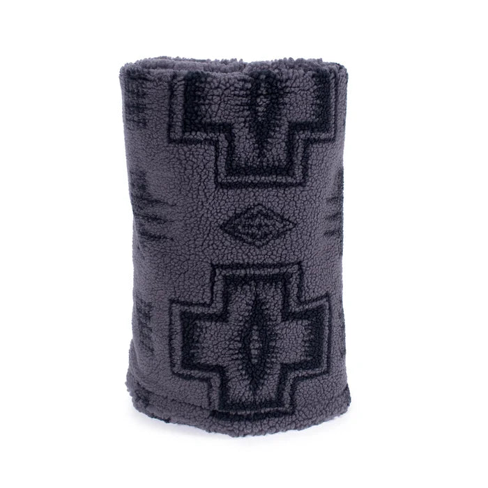 pendleton-harding-tonal-gray-berber-pet-dog-throw-blanket