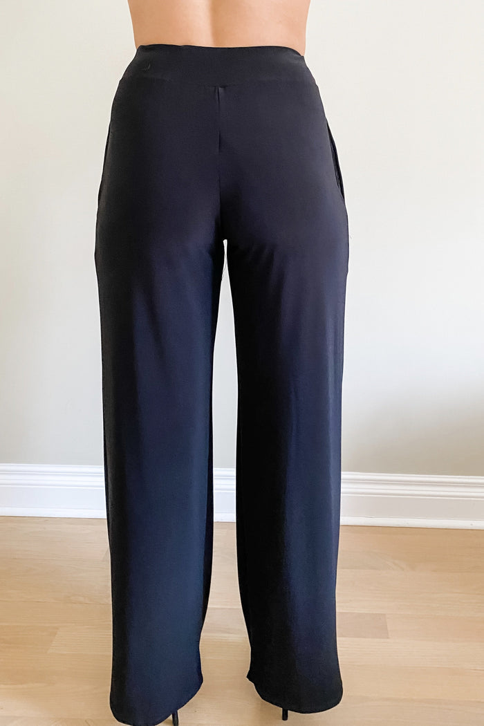 Pocket Pants in Black colour