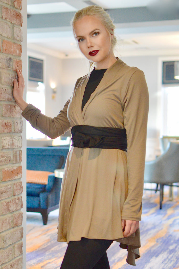 Diane Kroe - Convertible Sleeve & Sash in Brushed Venezia (black) - Worn sash style