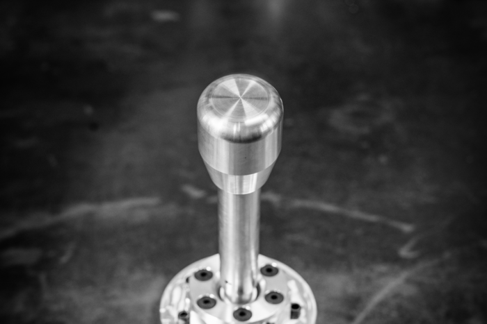 Aluminum / Non-Recessed / No Emblem
