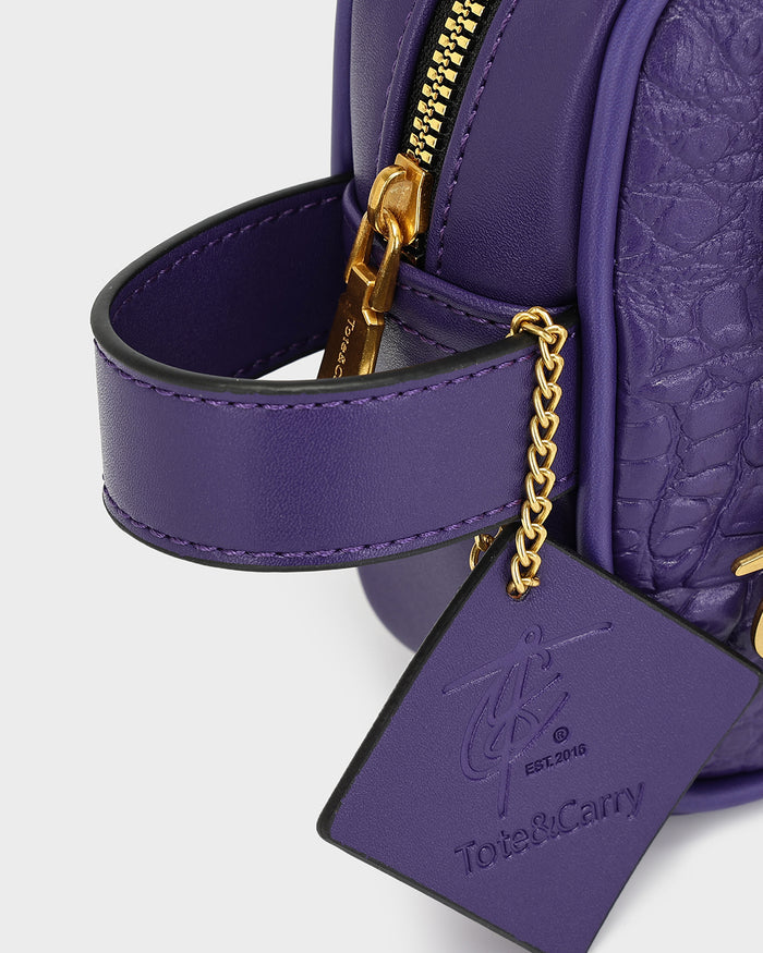 Statement Essential Toiletry Bag in Purple