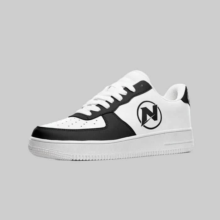 Unisex low top leather sneakers with breathable design